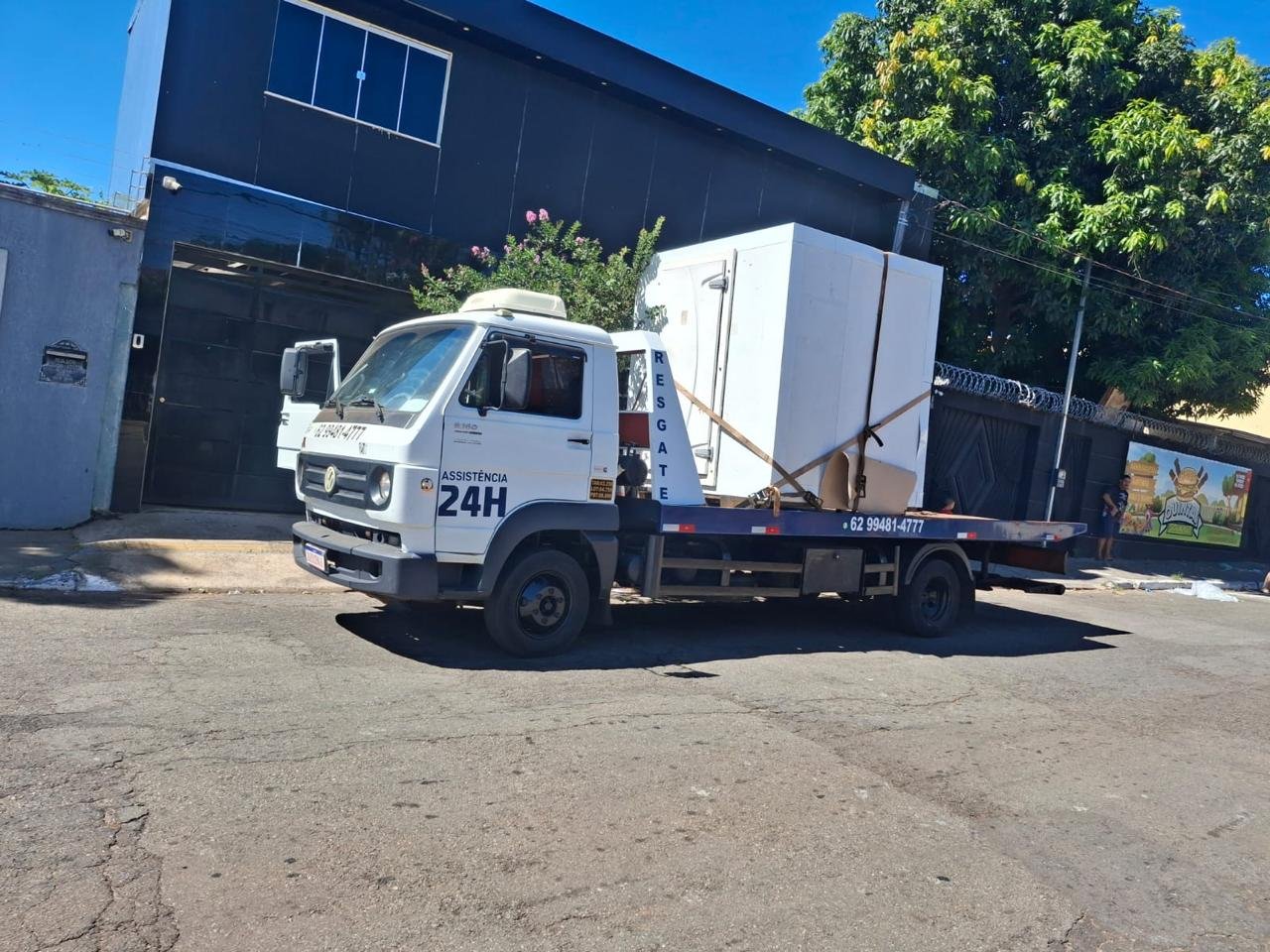 Transporte com caminhão guincho em Goiânia e região realizado pela DM Guinchos